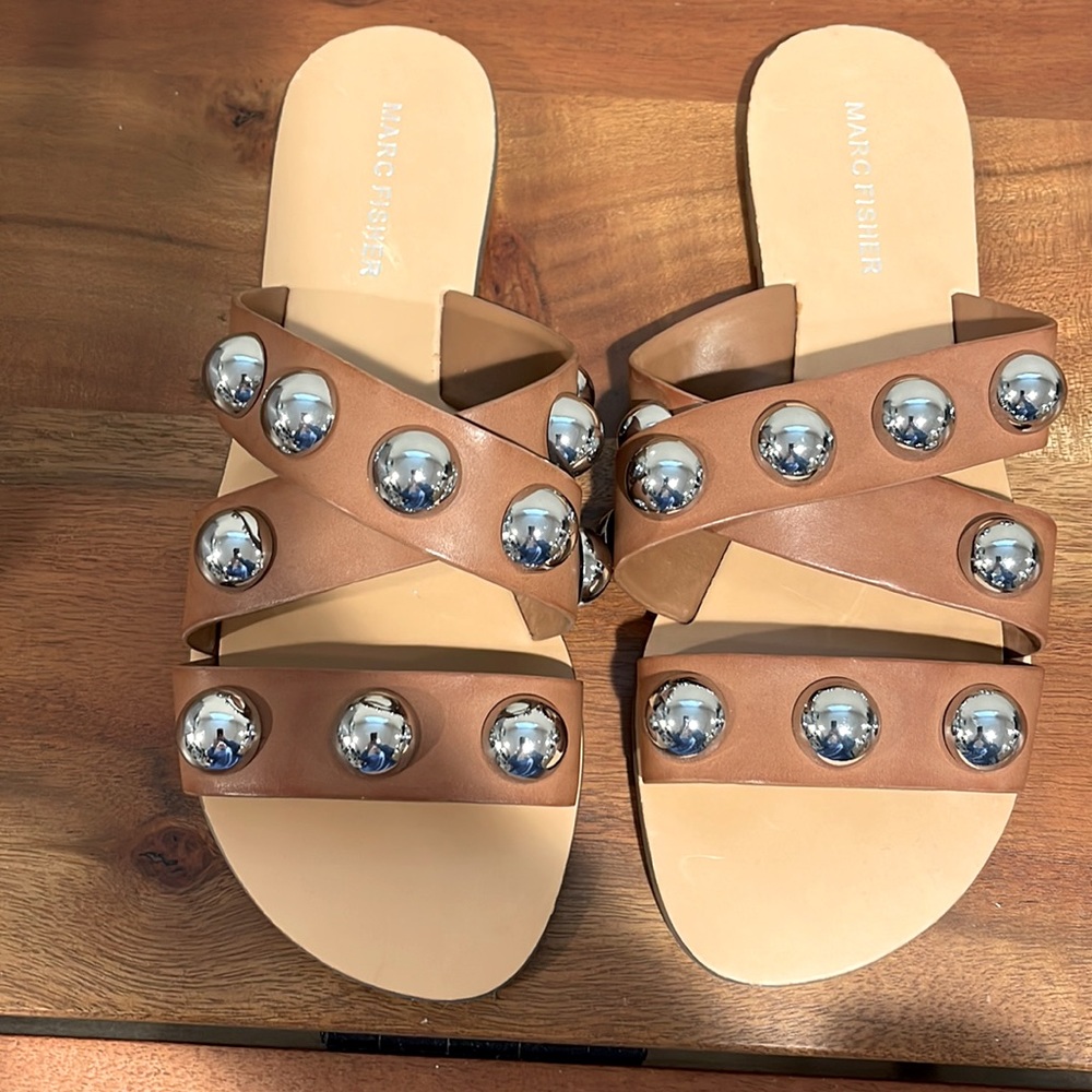 Like new Marc Fisher sandals